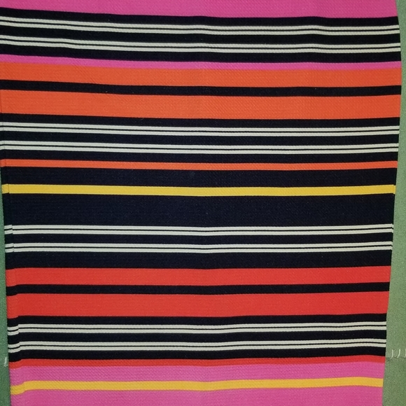 ECI Slip on pencil skirt - Picture 3 of 5